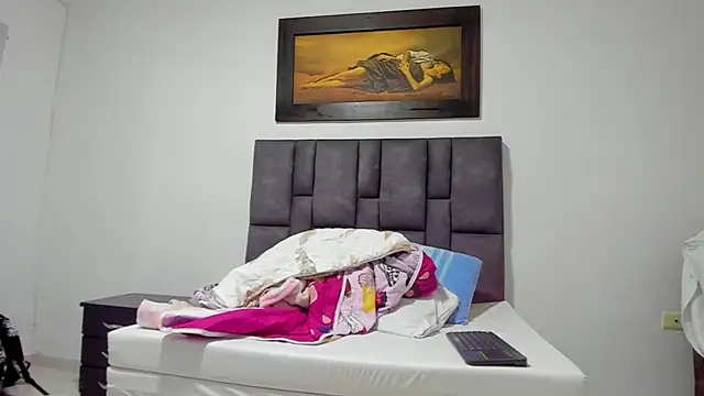 Vahiolet smith online show from February 25, 2026, 3:16 am