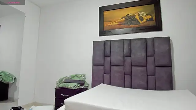 Vahiolet smith online show from April 14, 2026, 3:12 am