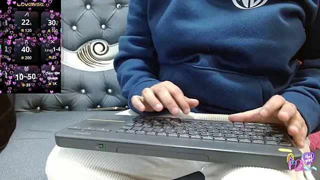Snapshot of KataleyaStiward chatting on May 19, 2026, 12:55 pm KataleyaStiward online show from May 19, 2026, 12:55 pm