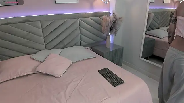 Ary thompson   online show from January 28, 2025, 8:26 pm