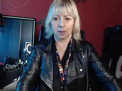 KLOE PIELL online show from February 25, 2026, 9:35 pm