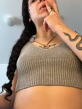 exoticmisfitt online show from February 12, 2026, 7:20 pm