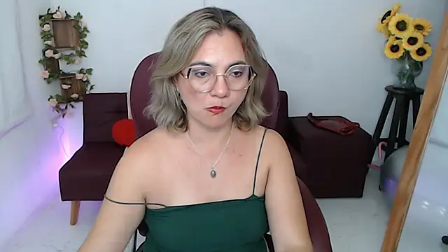 Ghada milf online show from May 25, 2026, 11:00 pm
