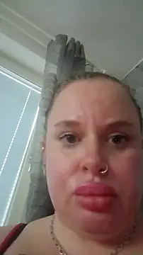 JohannasMishael online show from September 18, 2025, 5:04 pm