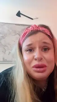 JohannasMishael online show from October 17, 2025, 1:03 pm