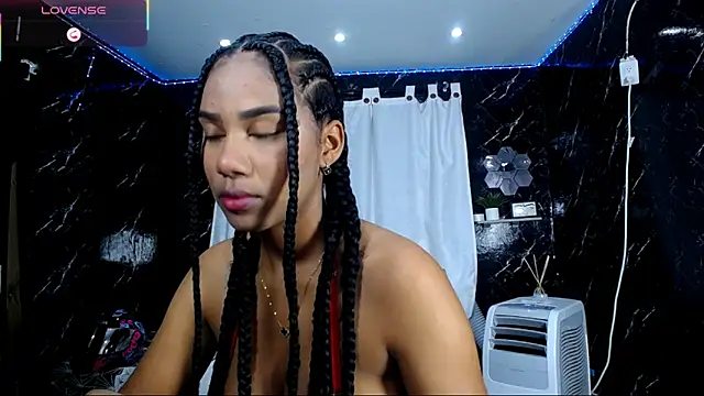 Snapshot of Hillary_queen chatting on October 11, 2025, 12:47 pm Hillary queen online show from October 11, 2025, 12:47 pm