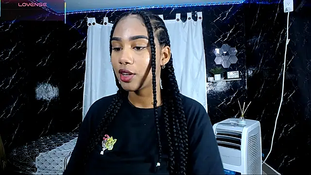 Snapshot of Hillary_queen chatting on October 12, 2025, 12:59 pm Hillary queen online show from October 12, 2025, 12:59 pm