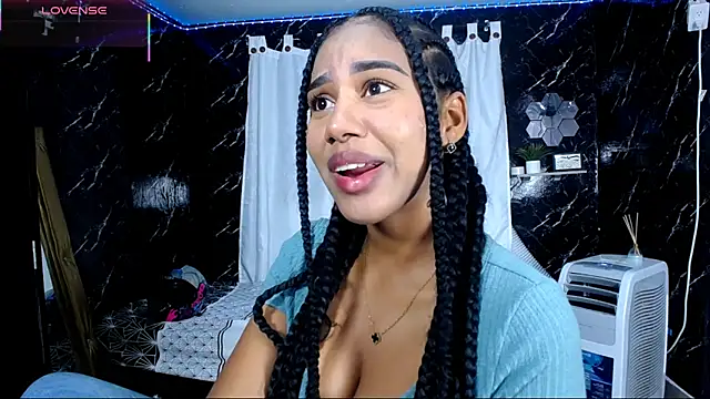 Snapshot of Hillary_queen chatting on October 13, 2025, 1:00 pm Hillary queen online show from October 13, 2025, 1:00 pm