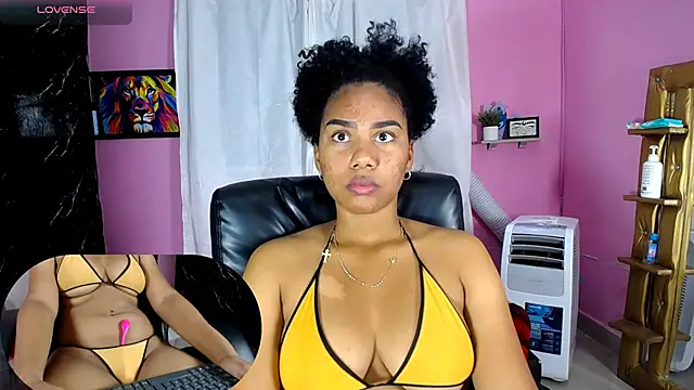 Snapshot of Hillary_queen chatting on February 21, 2026, 1:01 pm Hillary queen online show from February 21, 2026, 1:01 pm