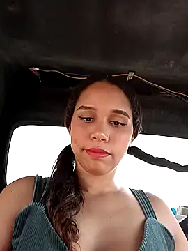 Snapshot of emma-19- chatting on March 19, 2025, 9:37 pm emma-19- online show from March 19, 2025, 9:37 pm