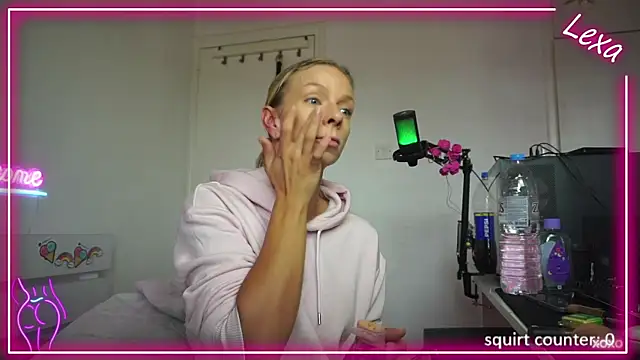 Snapshot of Lexa_xoxo chatting on November 11, 2025, 7:52 am Lexa xoxo online show from November 11, 2025, 7:52 am