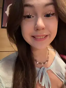 Snapshot of Peachy_Dream chatting on June 10, 2026, 4:28 pm Peachy Dream online show from June 10, 2026, 4:28 pm