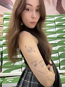 Snapshot of Peachy_Dream chatting on July 10, 2026, 3:36 pm Peachy Dream online show from July 10, 2026, 3:36 pm