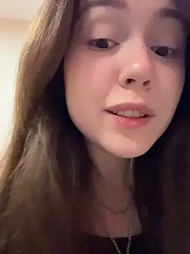 Snapshot of Peachy_Dream chatting on July 17, 2026, 3:18 pm Peachy Dream online show from July 17, 2026, 3:18 pm