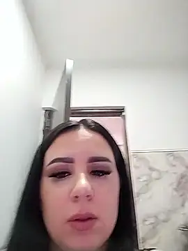 AdelinaJude online show from April 3, 2026, 6:28 pm