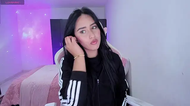 Tinylottie online show from April 10, 2026, 1:11 am