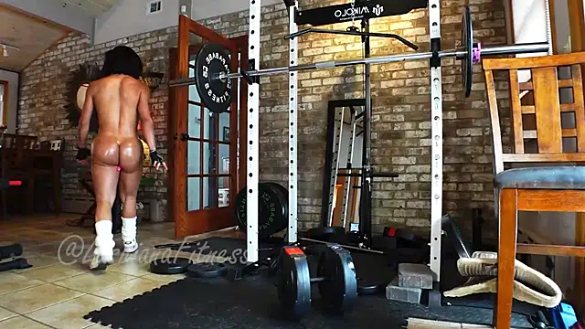 Snapshot of LushianaFitness chatting on January 29, 2025, 7:00 pm LushianaFitness online show from January 29, 2025, 7:00 pm