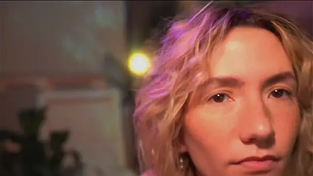 Snapshot of Arianna_Richi chatting on October 1, 2025, 5:46 am Arianna Richi online show from October 1, 2025, 5:46 am