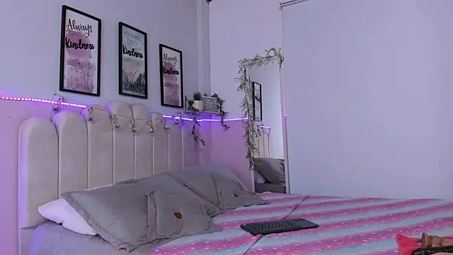 Snapshot of Camile_Diazzz chatting on February 5, 2025, 2:16 pm Camile Diazzz online show from February 5, 2025, 2:16 pm