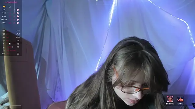 Seductive She Wolf online show from July 9, 2026, 2:32 pm