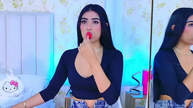 Mia-Monroe online show from November 6, 2025, 7:37 pm