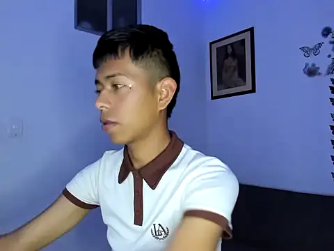 Snapshot of horny_pair chatting on April 3, 2026, 8:40 pm horny pair online show from April 3, 2026, 8:40 pm