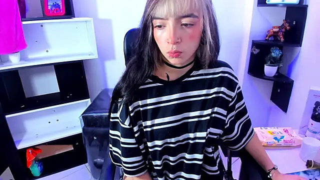 Samantha Smiith online show from June 15, 2026, 3:42 am