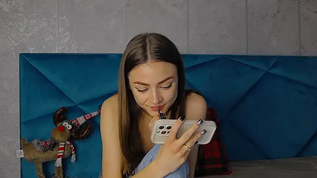 AlyseReuse online show from January 24, 2025, 12:42 am