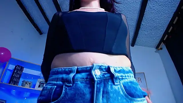 Snapshot of Sian__1 chatting on December 4, 2024, 3:43 pm Sian 1 online show from December 4, 2024, 3:43 pm