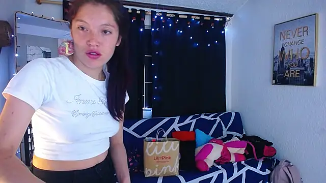 Snapshot of Sian__1 chatting on February 10, 2025, 1:22 pm Sian 1 online show from February 10, 2025, 1:22 pm