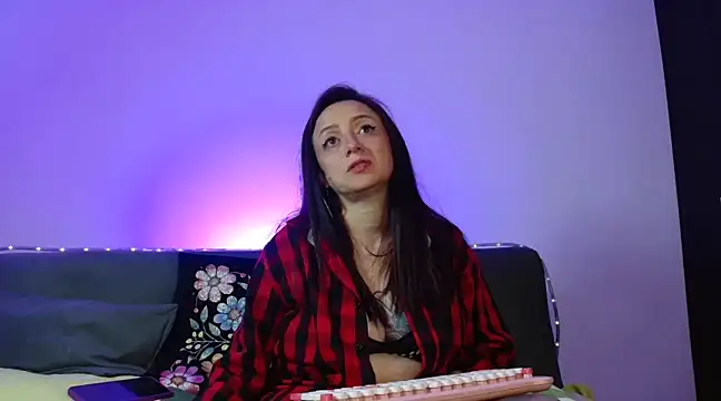 catalinamommyx online show from March 12, 2025, 7:02 am