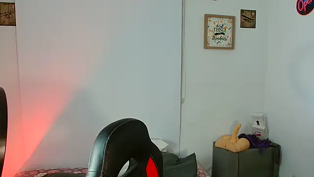 catalinamommyx online show from September 17, 2025, 3:30 am