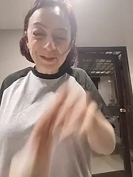 catalinamommyx online show from July 4, 2026, 10:38 pm