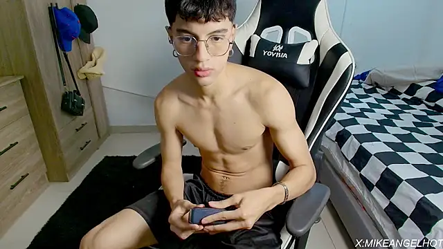 Angelligth online show from March 29, 2026, 3:39 am