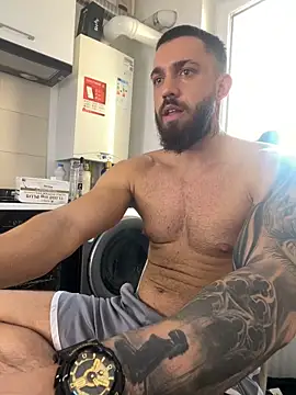 LoveIsBlind  online show from October 10, 2025, 4:55 am