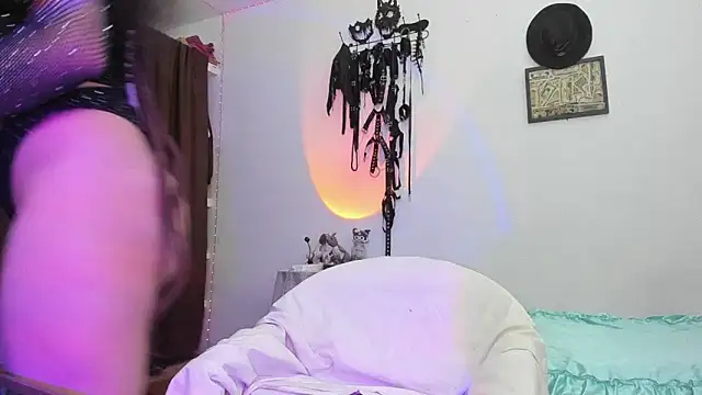 MIAUTENA online show from April 11, 2026, 10:25 pm