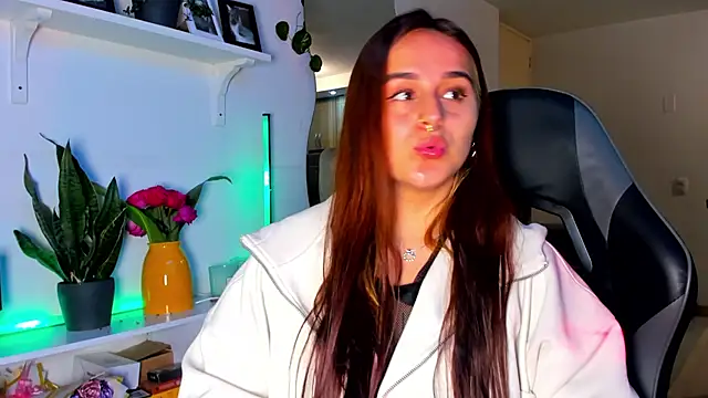 evy orange1 online show from April 1, 2026, 12:00 am