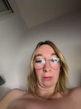 Snapshot of Giuliana_baby chatting on March 12, 2026, 9:21 pm Giuliana baby online show from March 12, 2026, 9:21 pm