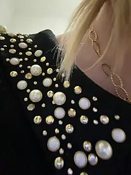 Snapshot of Giuliana_baby chatting on April 2, 2026, 7:33 pm Giuliana baby online show from April 2, 2026, 7:33 pm