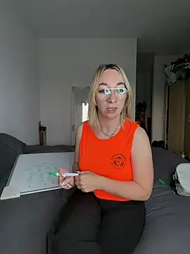 Snapshot of Giuliana_baby chatting on April 5, 2026, 6:49 pm Giuliana baby online show from April 5, 2026, 6:49 pm