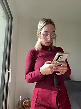 Snapshot of Giuliana_baby chatting on April 16, 2026, 3:46 pm Giuliana baby online show from April 16, 2026, 3:46 pm