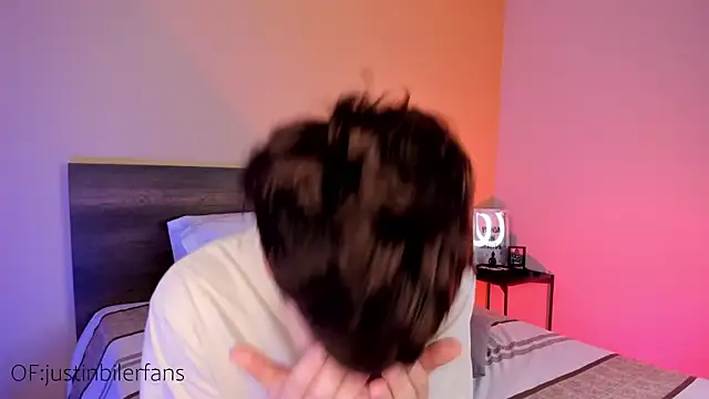 justinbiler online show from February 16, 2025, 12:32 pm