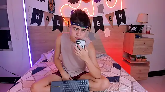 justinbiler online show from October 27, 2025, 1:59 pm