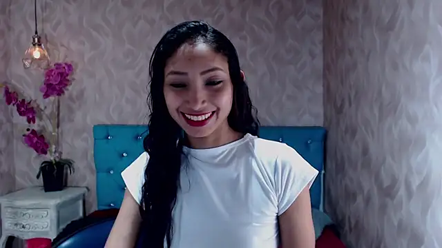 Snapshot of MadelineDoll chatting on February 25, 2025, 4:21 pm MadelineDoll online show from February 25, 2025, 4:21 pm