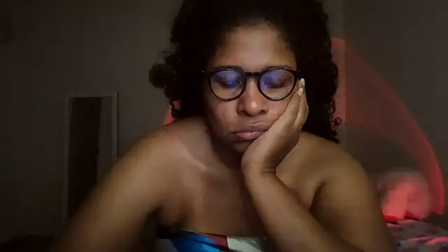 Ivon-09 online show from May 12, 2026, 2:41 am