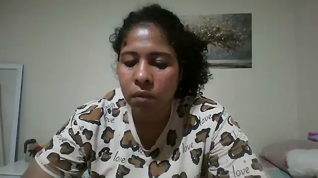 Ivon-09 online show from June 3, 2026, 10:59 pm