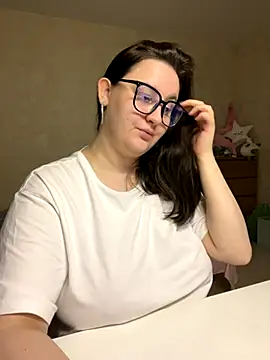 hungry1bunny online show from November 10, 2025, 9:58 pm