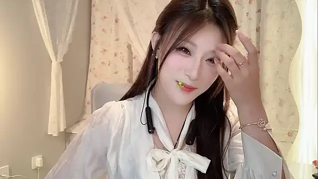 Snapshot of zhuzhu-520- chatting on June 5, 2026, 3:07 pm zhuzhu-520- online show from June 5, 2026, 3:07 pm