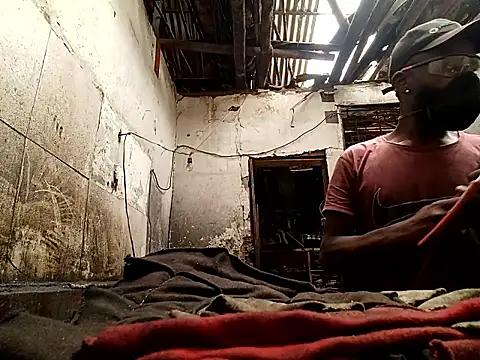 Snapshot of Yairelnegro chatting on September 16, 2025, 9:05 pm Yairelnegro online show from September 16, 2025, 9:05 pm