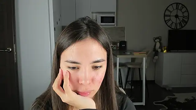 nilliluv online show from March 4, 2026, 4:24 pm